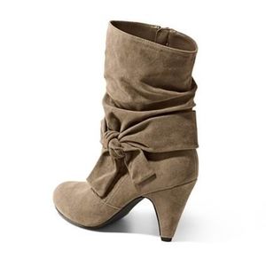 Boots knotted slouchy boots Taupe Size 9 Venus brand